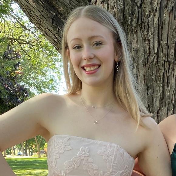 Meet your Posher, Katherine - Picture 1 of 1